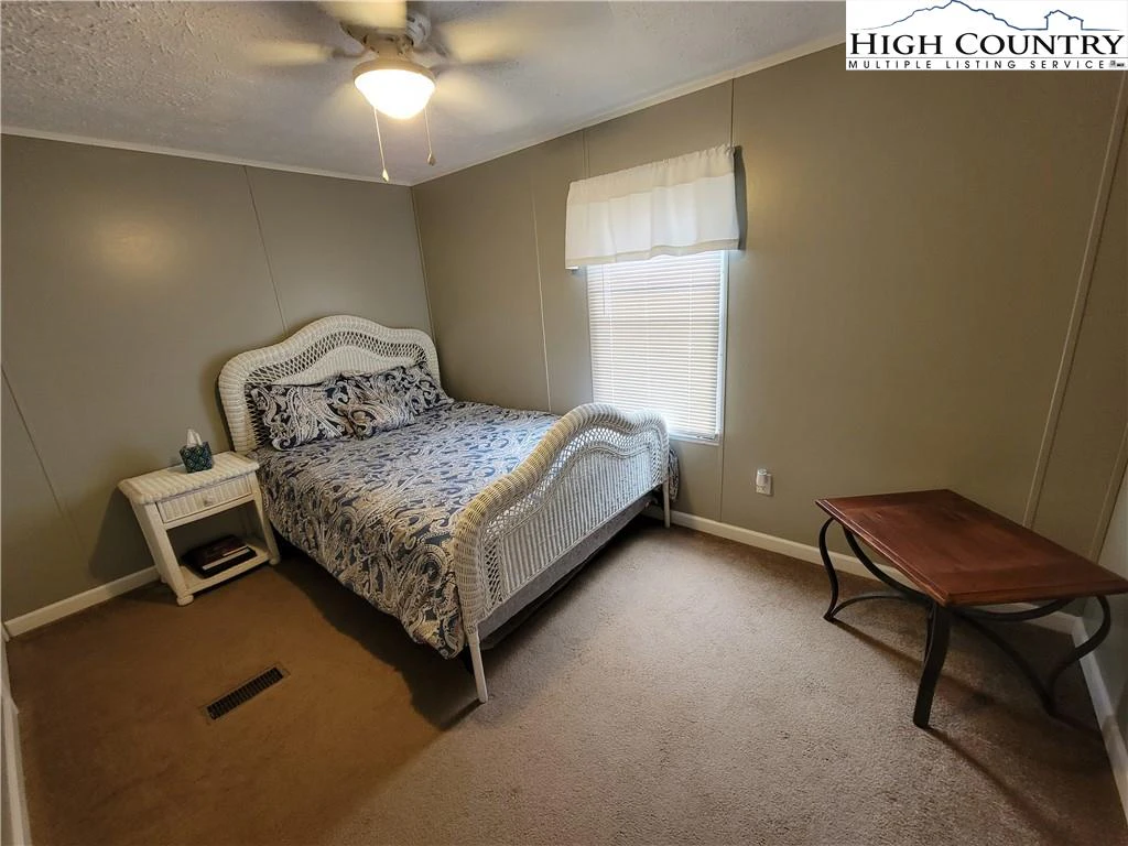 Image number 8 for the current listing