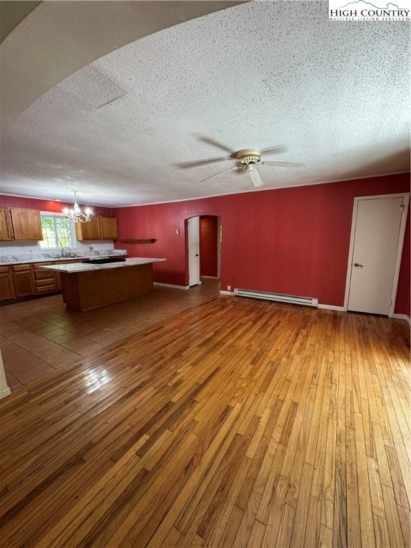 Image number 12 for the current listing