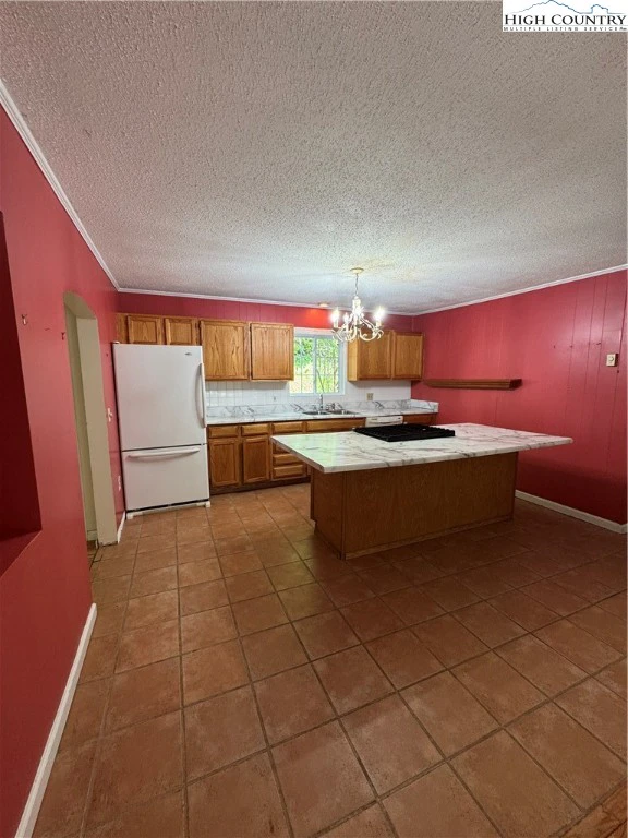 Image number 1 for the current listing
