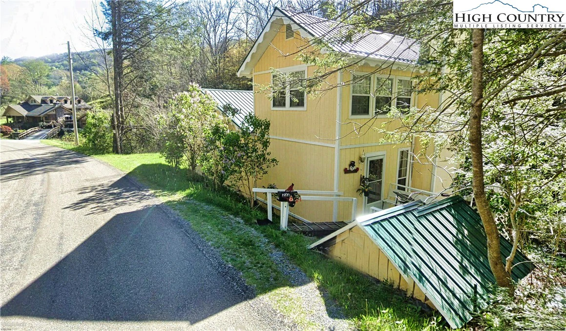 Image number 4 for the current listing