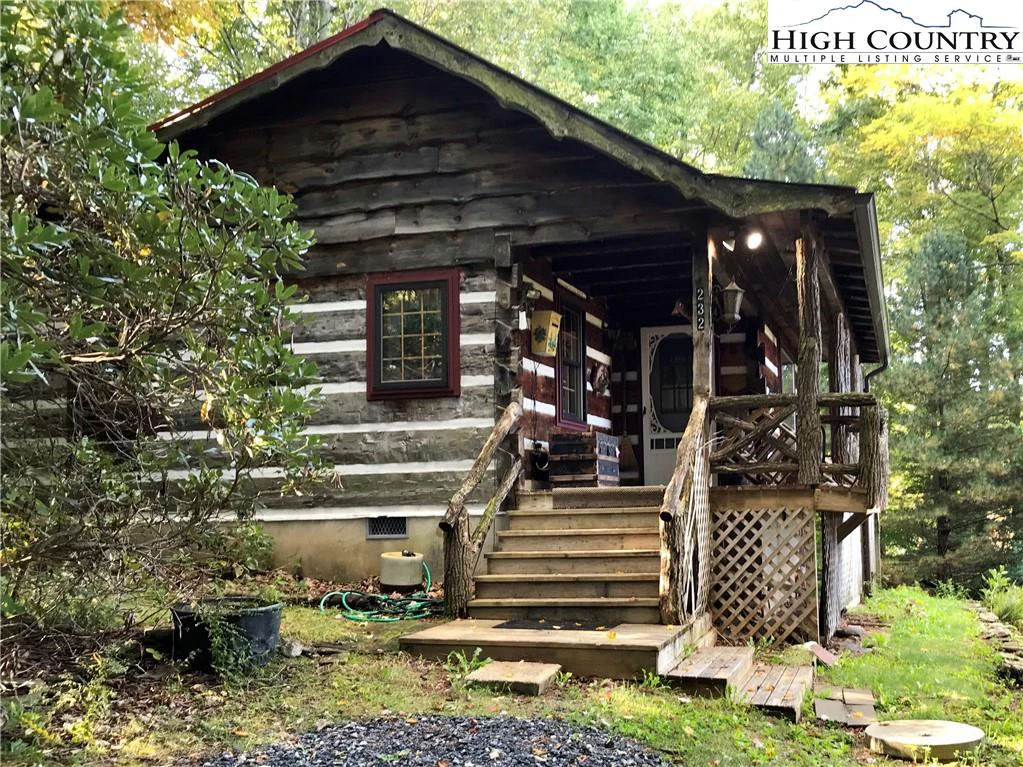 Image number 1 for the current listing