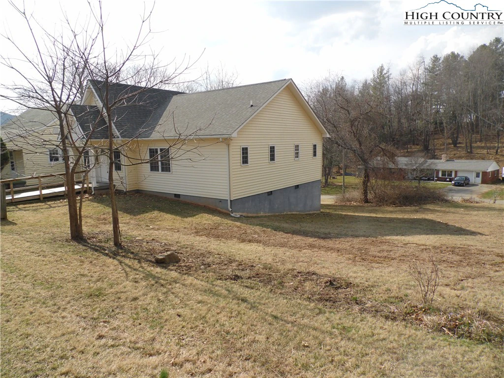 Image number 15 for the current listing