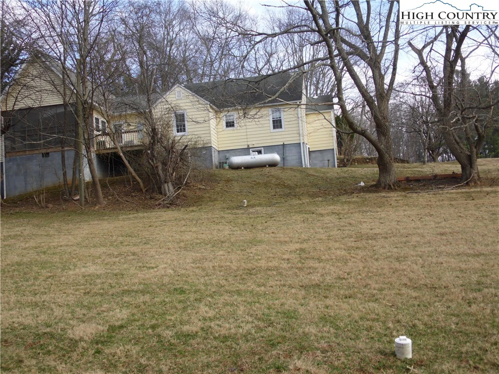 Image number 17 for the current listing