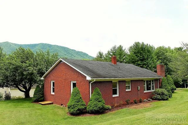 Image number 2 for the current listing