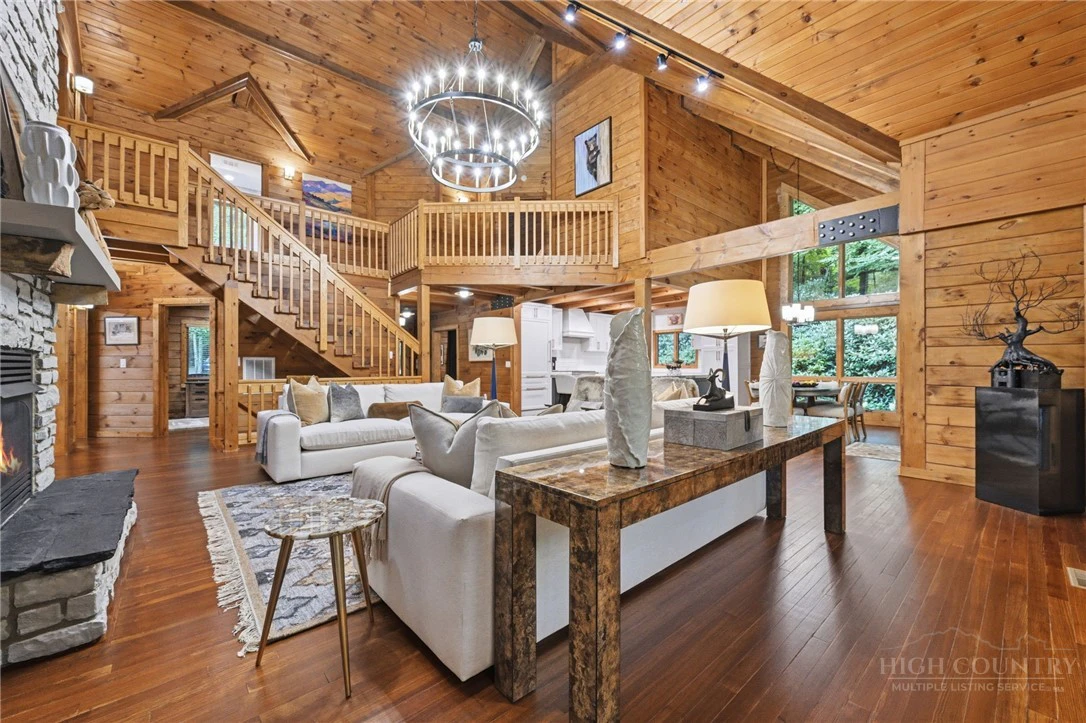 Image number 8 for the current listing