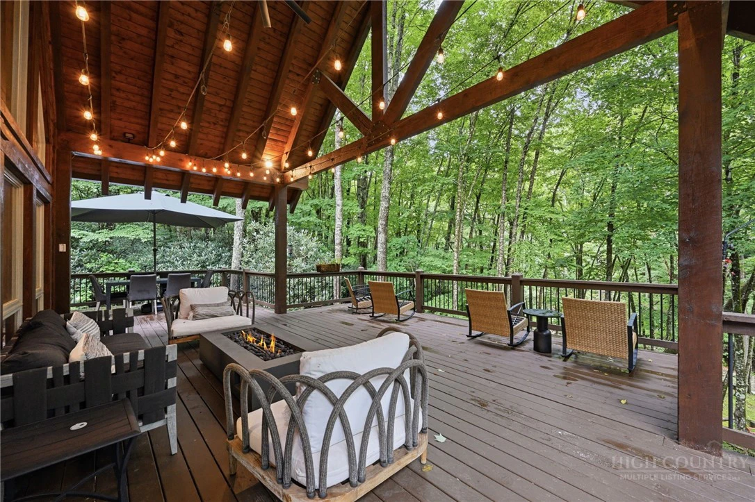 Image number 19 for the current listing