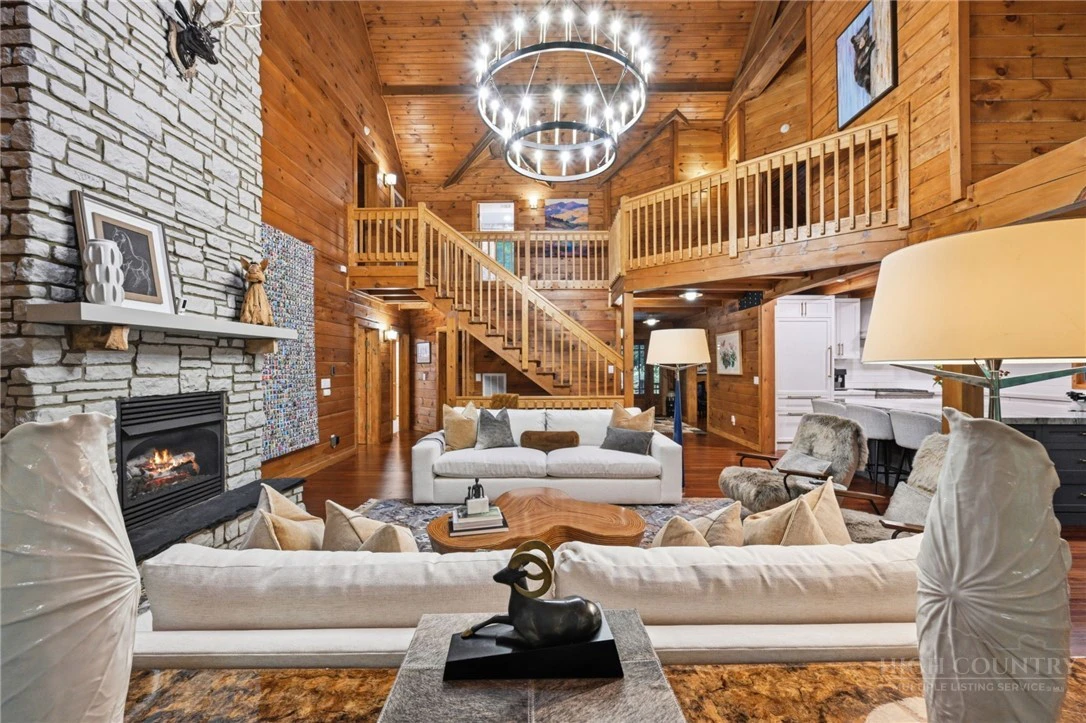Image number 7 for the current listing