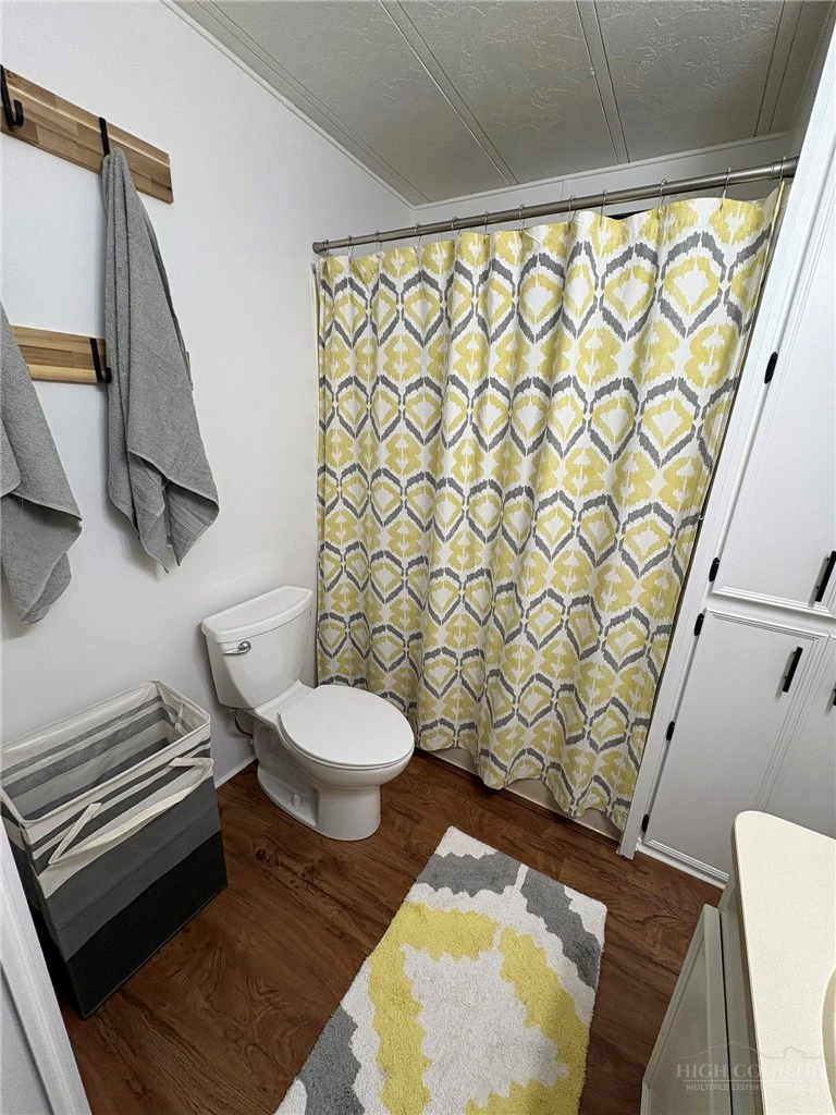 Image number 3 for the current listing