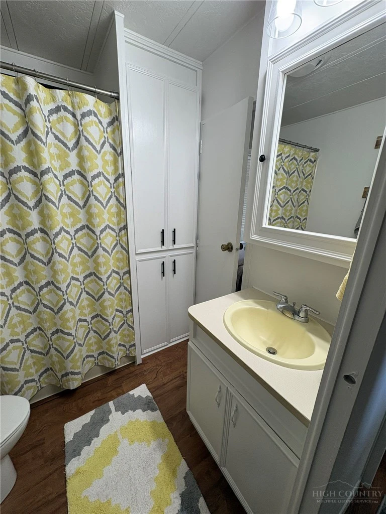 Image number 11 for the current listing