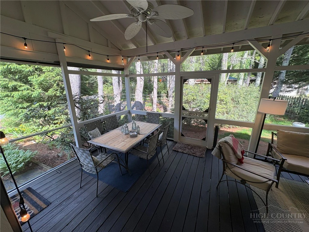 Image number 4 for the current listing