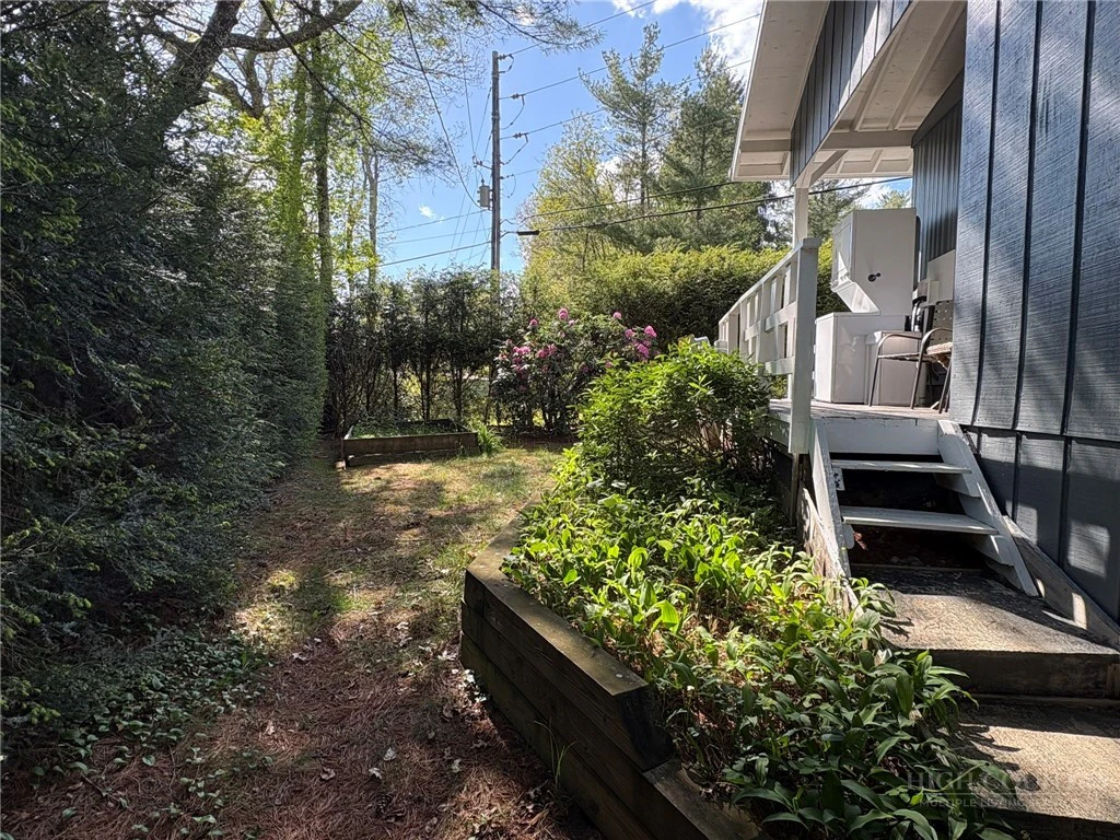 Image number 9 for the current listing