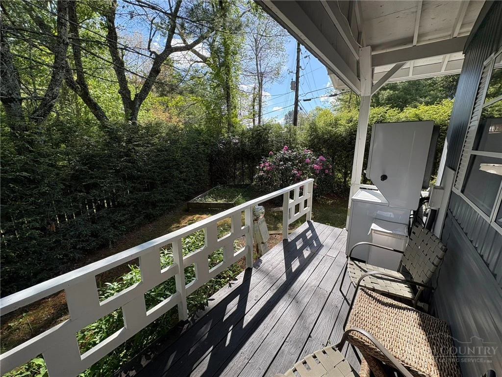 Image number 8 for the current listing