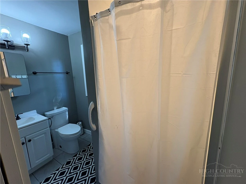 Image number 7 for the current listing