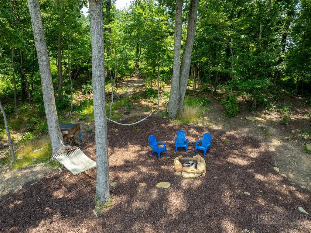 Image number 16 for the current listing