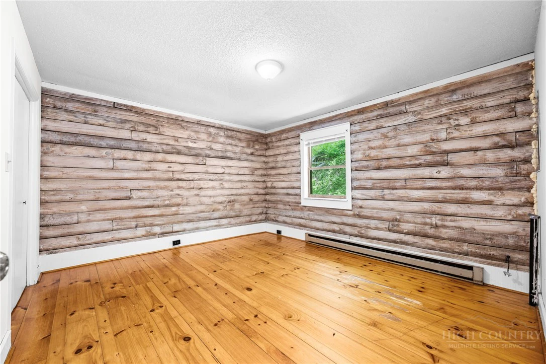 Image number 10 for the current listing