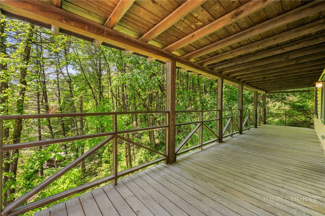 Image number 11 for the current listing
