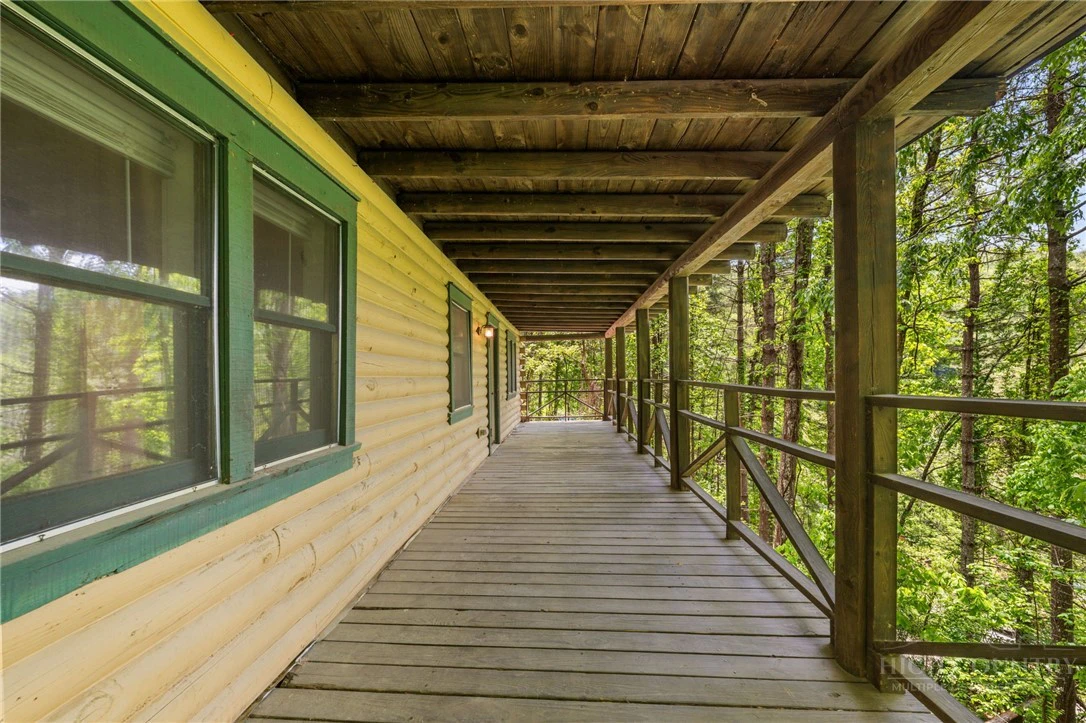Image number 13 for the current listing