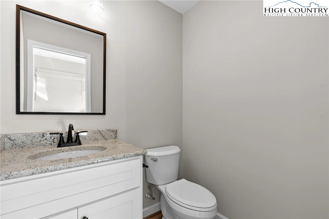 Image number 6 for the current listing