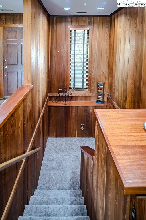 Image number 8 for the current listing