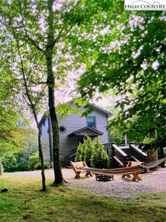 Image number 1 for the current listing