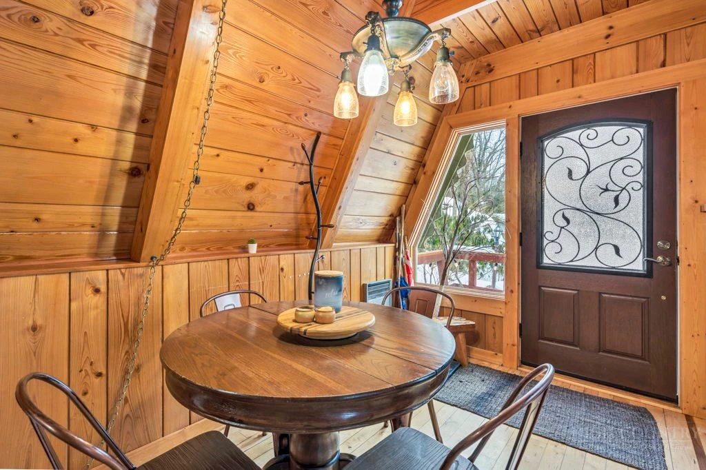 Image number 18 for the current listing