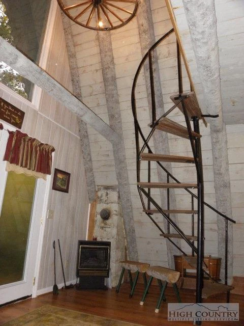 Image number 3 for the current listing