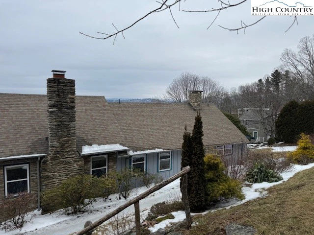 Image number 3 for the current listing