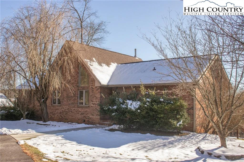 Image number 1 for the current listing