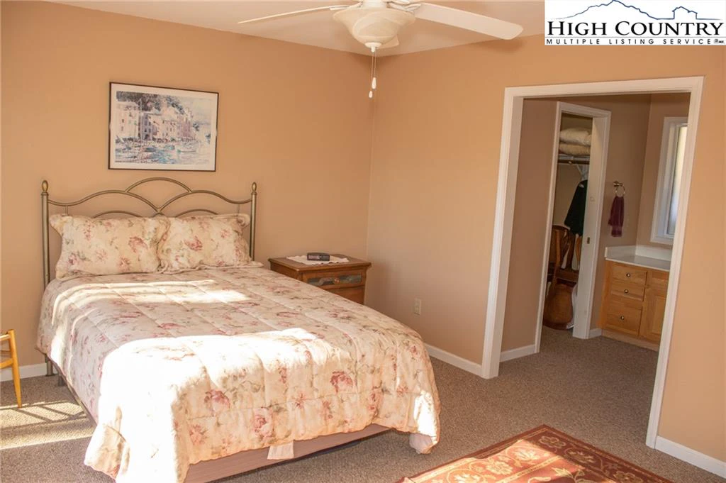 Image number 14 for the current listing
