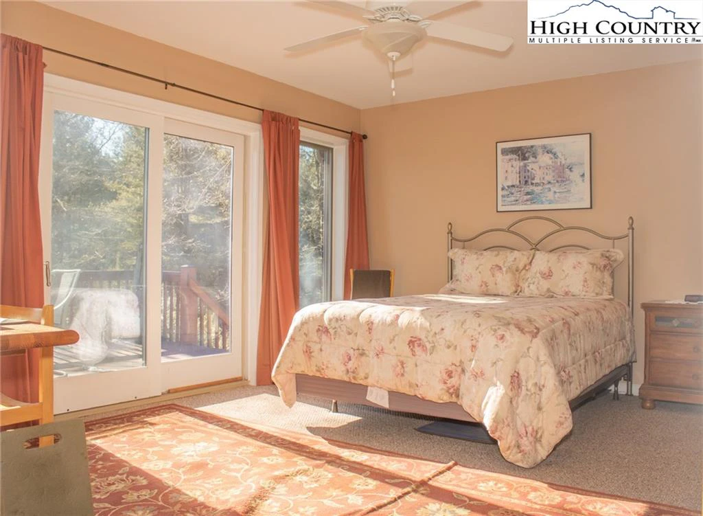 Image number 16 for the current listing