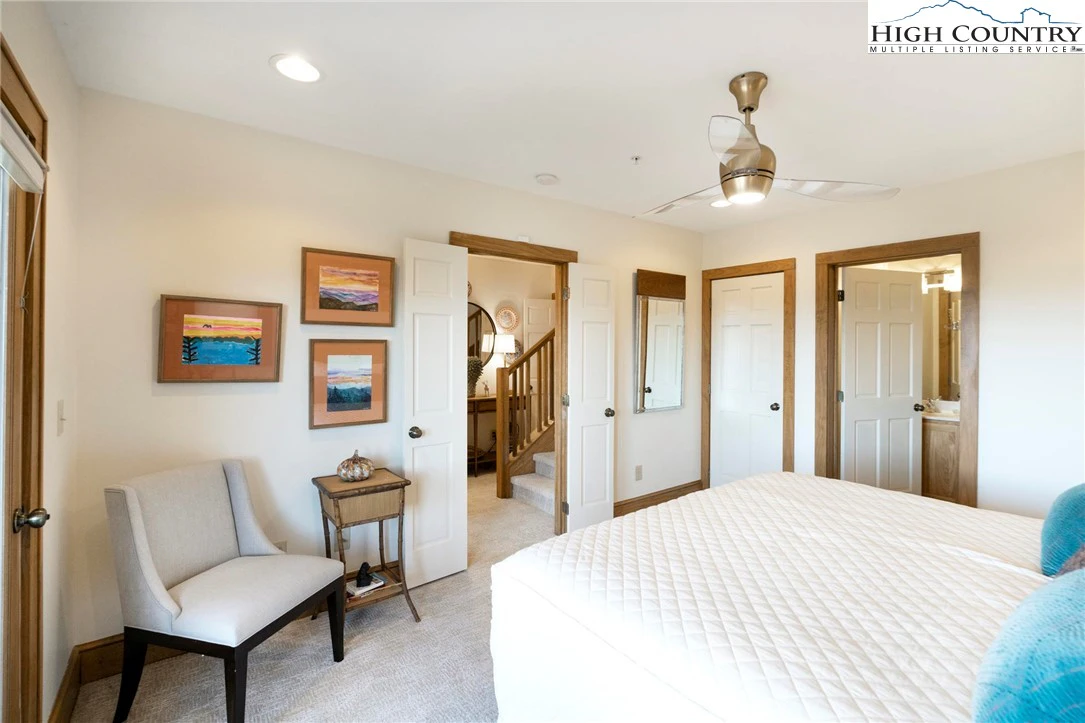 Image number 9 for the current listing