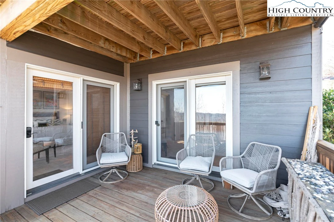 Image number 18 for the current listing