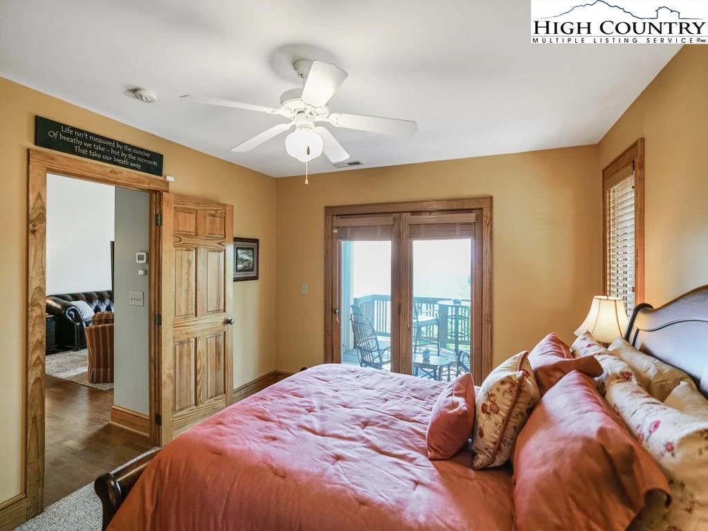 Image number 2 for the current listing