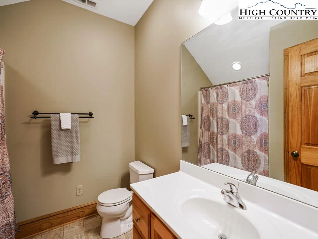 Image number 11 for the current listing