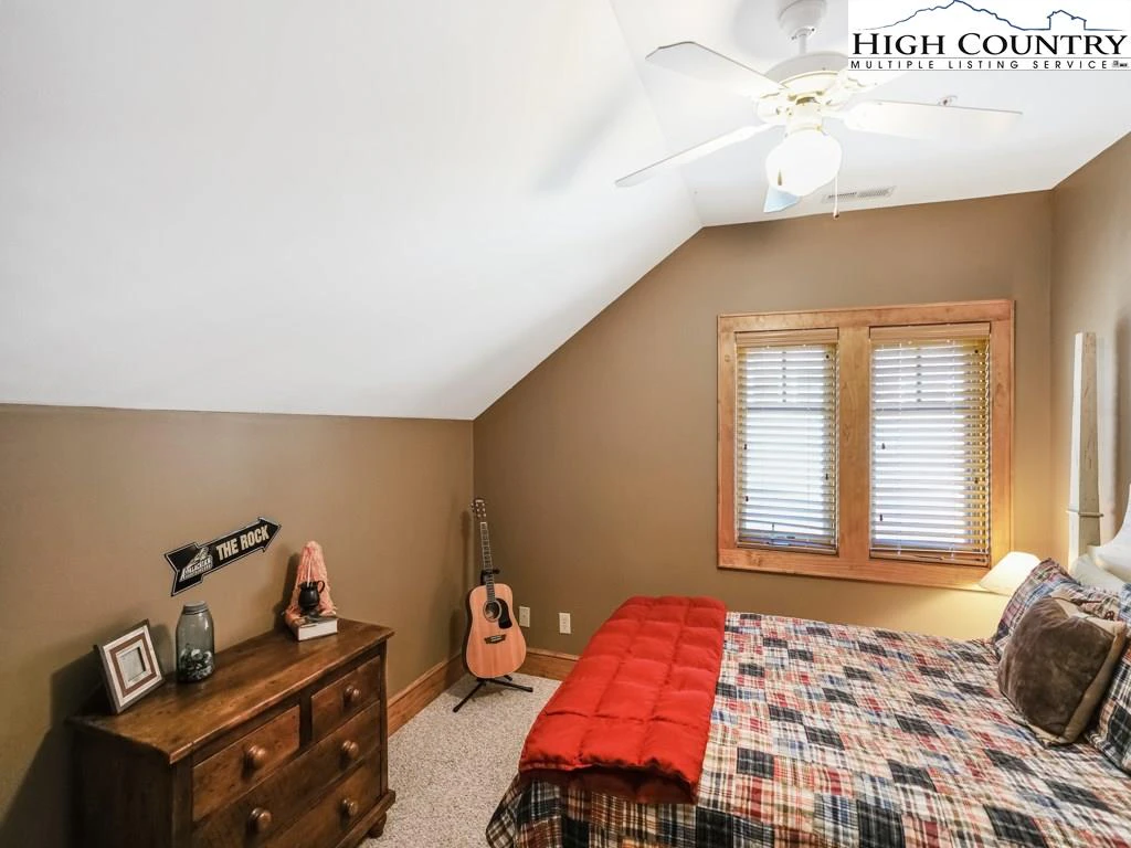 Image number 10 for the current listing