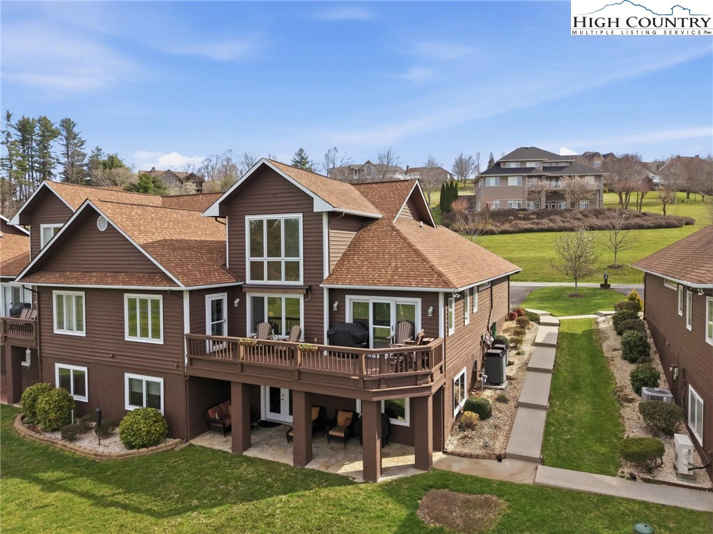 Image number 1 for the current listing