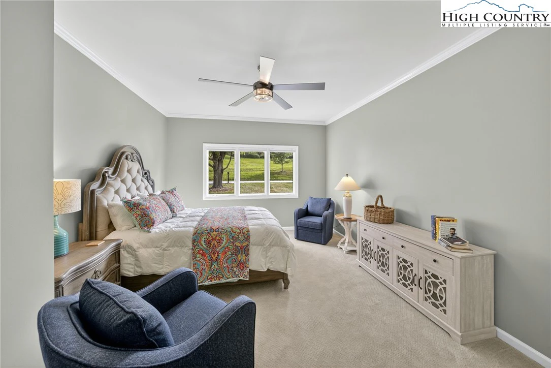 Image number 5 for the current listing