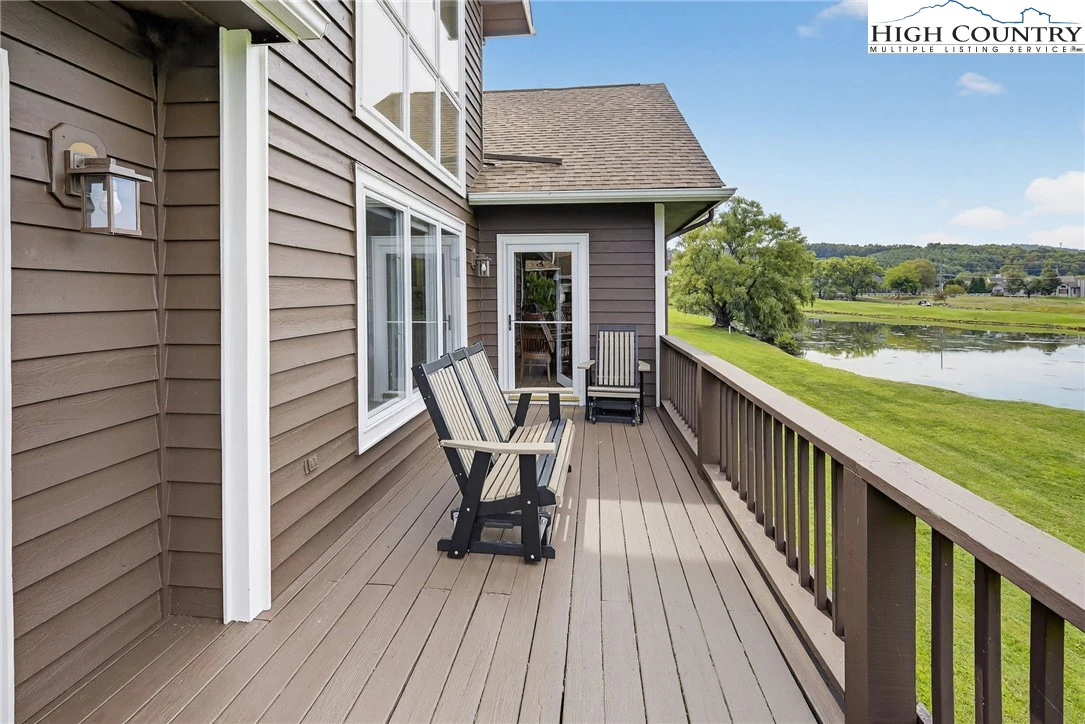 Image number 3 for the current listing