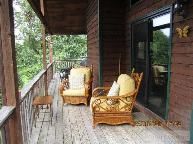 Image number 12 for the current listing
