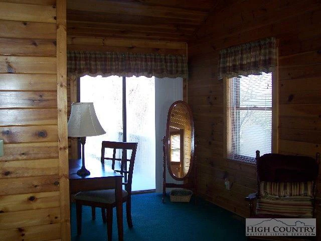 Image number 5 for the current listing