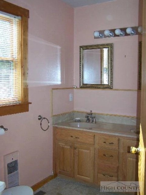 Image number 4 for the current listing