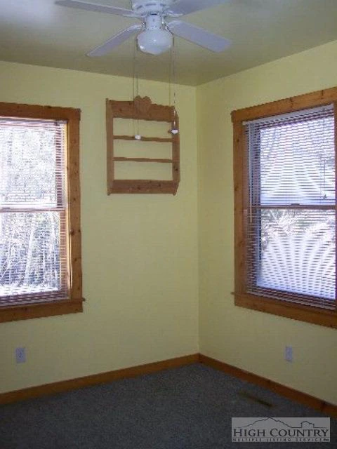 Image number 3 for the current listing