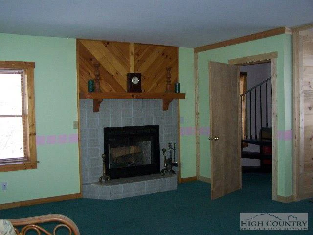 Image number 18 for the current listing