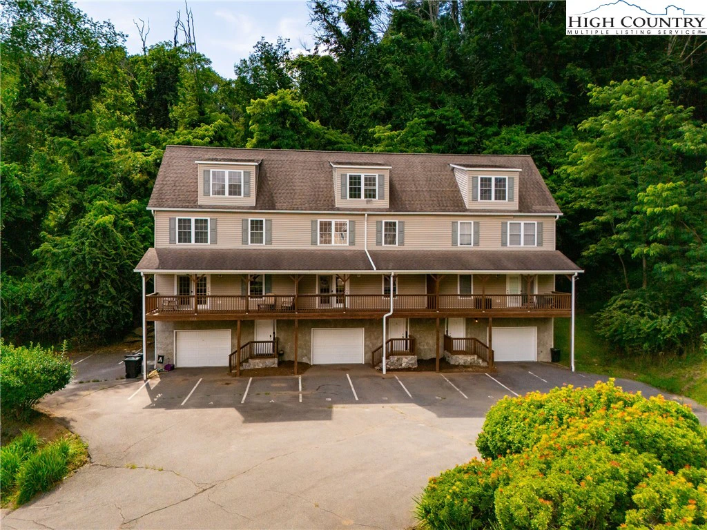 Image number 19 for the current listing