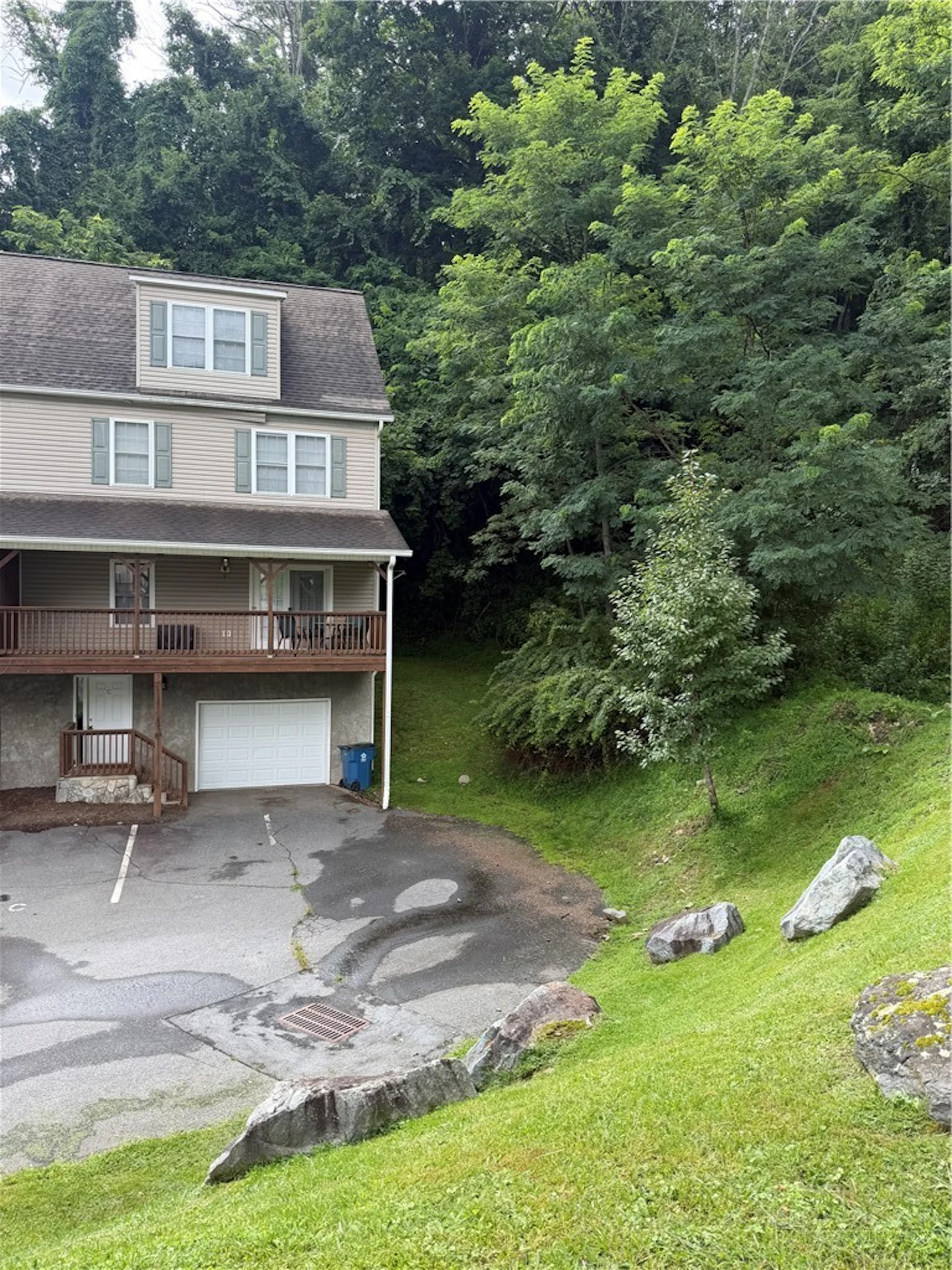 Image number 2 for the current listing