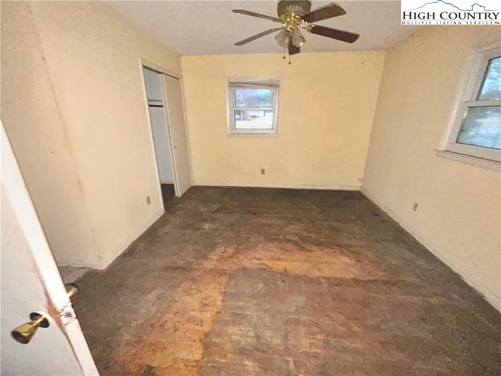 Image number 2 for the current listing