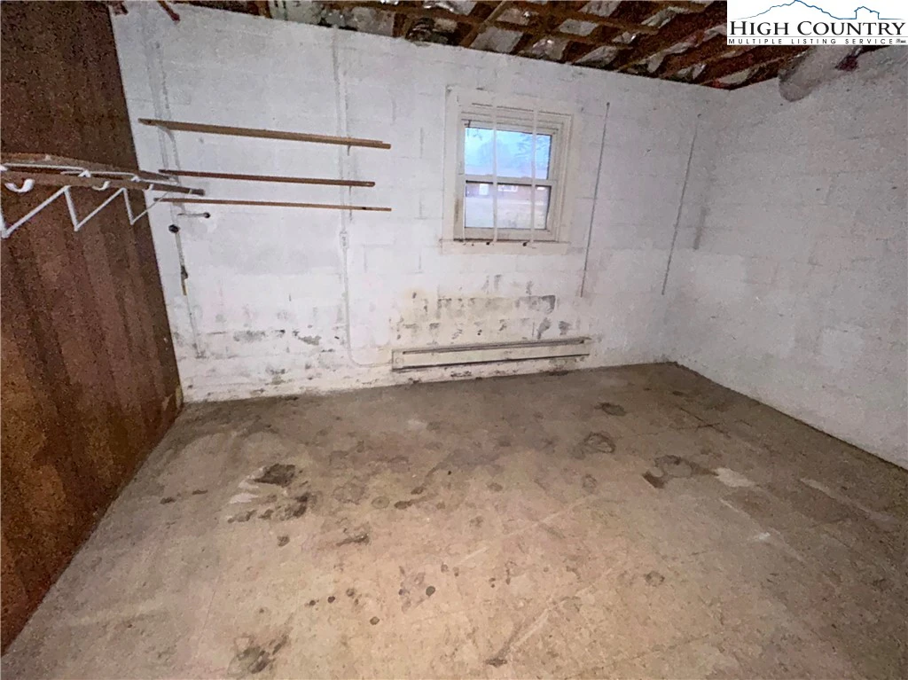 Image number 8 for the current listing