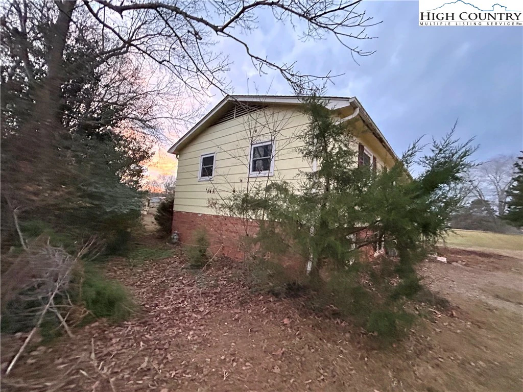 Image number 5 for the current listing