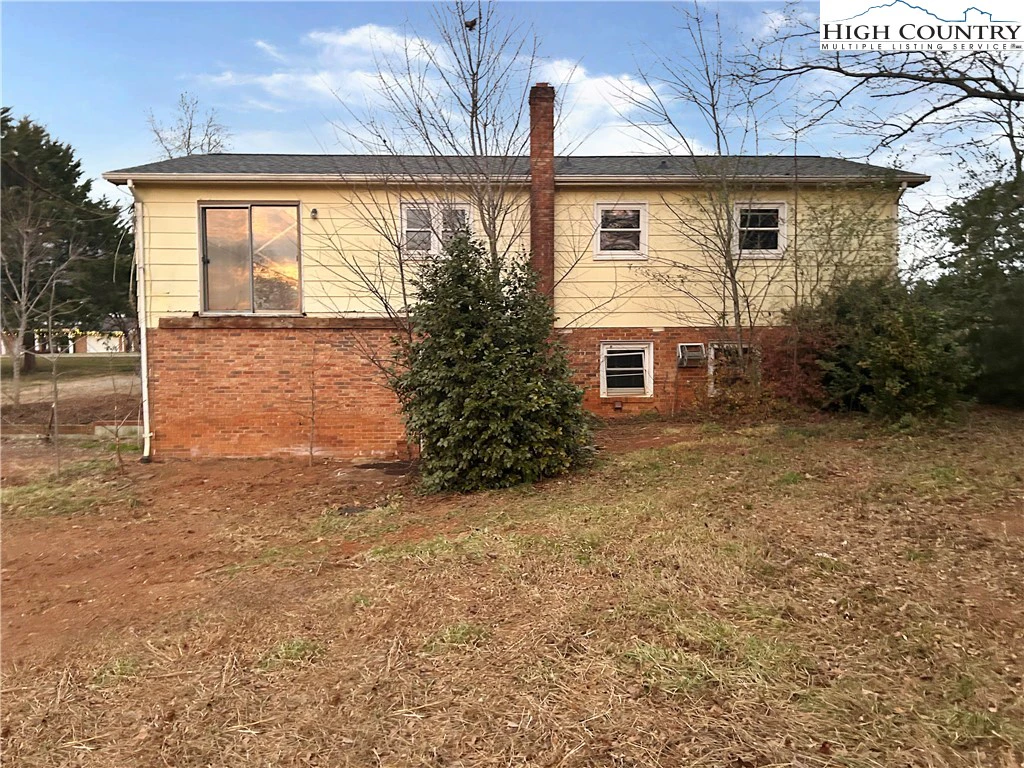 Image number 3 for the current listing