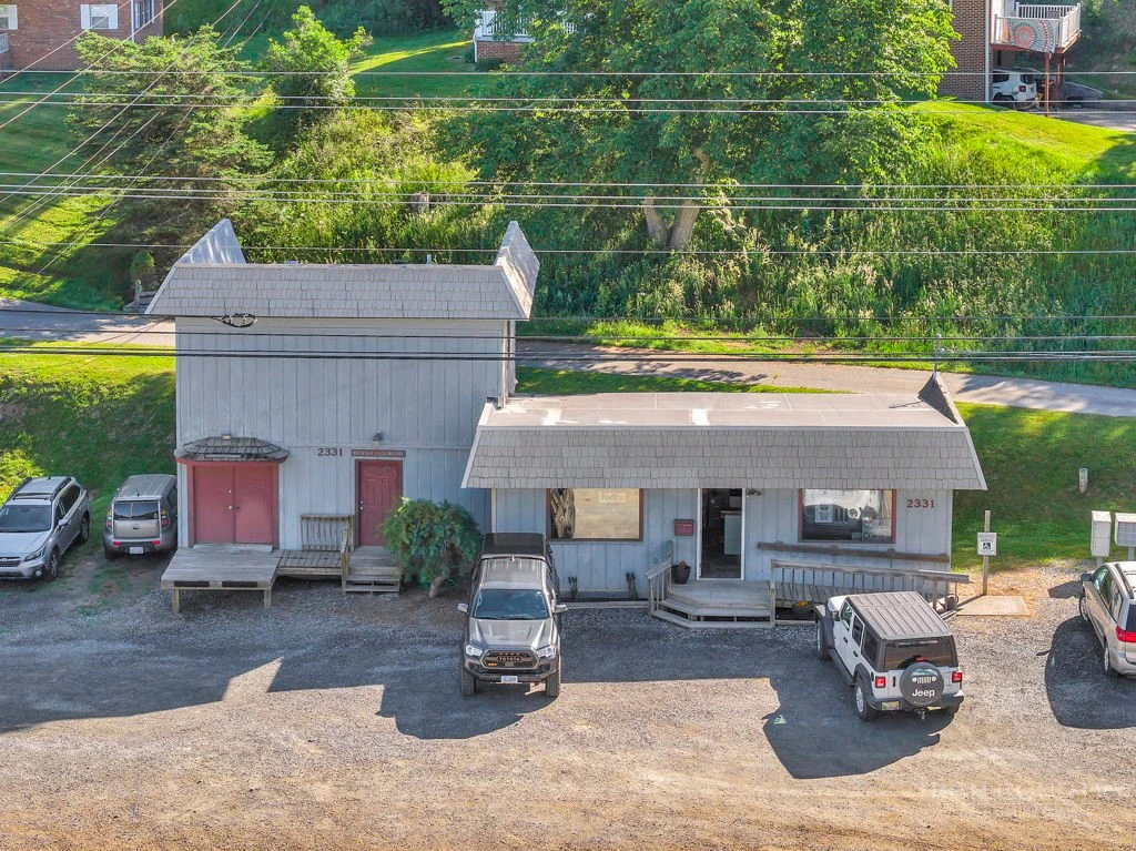 Image number 1 for the current listing